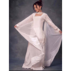 Elegante Vestido Blanco de Gasa para Niñas, Moderno y a la Moda, con Silueta Recta y Cintura Impero - Product Image 4