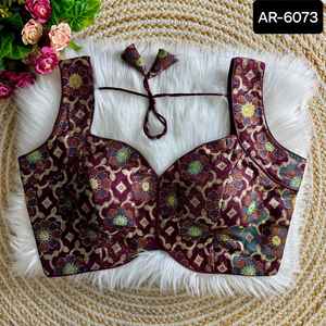 Saree en satin japonais lourd avec bordure en dentelle perlée chemisier fantaisie travail de tissage lourd dernier modèle Collections de chemisiers prêts à l'emploi - Product Image 2