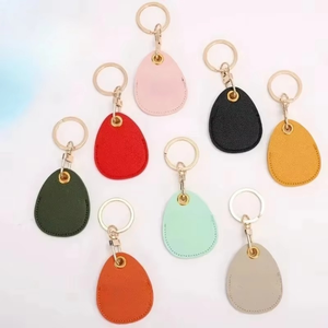 Gota de agua grabado logotipo personalizado rectángulo llavero cuero en blanco láser redondo coche llavero tarjeta de acceso personalizar llavero - Product Image 1