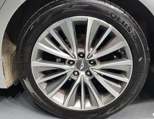 Hyundai Genesis BH330 Premium 2013 - Product Image 3