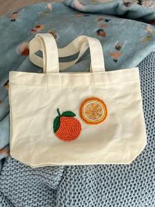 Porte-clés en perles jaunes et vertes, broderie de perles, broderie de perles de rocaille faite à la main, breloques pour sac avec motif festif - Product Image 5