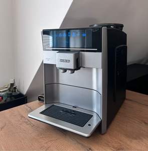 เครื่องชงกาแฟอัตโนมัติเต็มรูปแบบ รุ่น EQ.6 Plus S300 แบบ Bean-to-Cup สำหรับใช้งานกลางแจ้งและในโรงแรม - Product Image 1