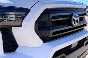 Toyota Tacoma SR RWD XtraCab 6 Bed AT 2024 Usada - con Bajo Kilometraje - Product Image 5