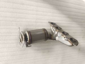 Catalizzatore a Tre Vie per <span class=keywords><strong>Volkswagen</strong></span> <span class=keywords><strong>Polo</strong></span> <span class=keywords><strong>1.6</strong></span> VW Skoda Rapid Catalizzatori Automobilistici Collettore di Scarico - Product Image 5