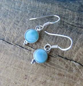 Grande qualité Larimar 10mm forme ronde lisse pierre précieuse lunette ensemble 925 argent Sterling balancent boucle d'oreille à la main beaux bijoux - Product Image 4