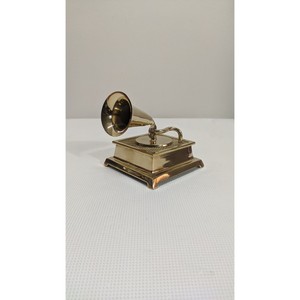 Sculpture de gramophone de style tendance en laiton, objet d'art vintage fait à la main, décor de collection unique - Product Image 5