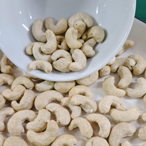 Kaju badam santigo เม็ดมะม่วงหิมพานต์ W320เม็ดมะม่วงหิมพานต์ - Product Image 1