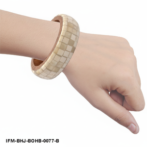 Brazalete Artesanal de Mosaico de Cuerno Natural con Forro de Madera Sostenible, Brazalete Elegante de Estilo Bohemio y Étnico para Mujer - Product Image 6