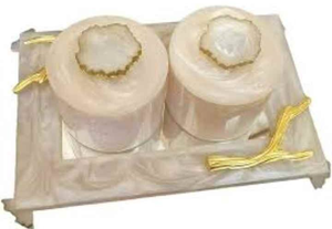 ArtisanVibe Bocal à fruits secs et plateau en résine Bonne vente Boîte à bonbons pour collations et ustensiles de cuisine Style alimentaire et ange par Tradebit - Product Image 4