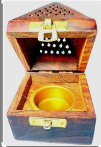 Heritage Wooden Bakhoor de Crescent Crafts Un quemador de incienso artesanal atemporal de Crescent Crafts - Product Image 4