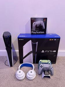 Consola Sony PlayStation 5 Pro Original (Incluye Tarjeta SSD Interna de 1 TB) - Product Image 4