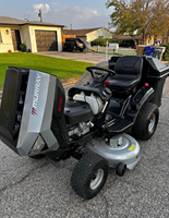 Tracteur à gazon autoporté Murray MT100 de 42 pouces, équipé d'un moteur Briggs & Stratton de 500 cm³ et 13,5 CV. 6 vitesses, 18 pouces