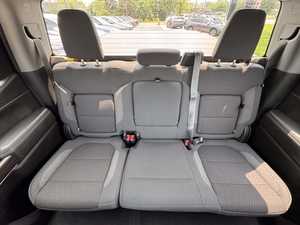 รถกระบะมือสองปี 2024 สภาพดีเยี่ยม เกียร์ออโต้ กล้องมองหลัง เครื่องยนต์เบนซิน พวงมาลัยซ้าย เบาะสีเข้ม ไฟหน้า LED หลังคาซันรูฟ - Product Image 4