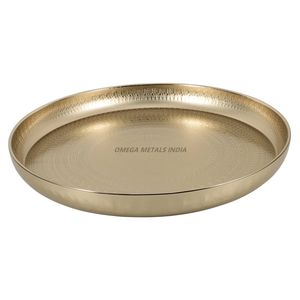 Plateau de service rond en argent fabriqué à la main avec un design floral élégant et des bords détaillés, parfait pour un divertissement et une décoration élégants - Product Image 3