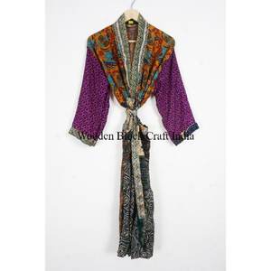 Kimono Vintage de Seda Reciclada, Ropa de Dormir Diaria, Kimono Sari Indio, Regalo para Ella, Ropa de Dormir, Kimono para Damas de Honor, Túnica, Salida de Playa - Product Image 1