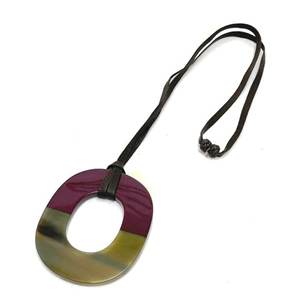 Collier en corne de buffle naturel marron et violet fait à la main accessoire de Style religieux indien écologique produit accessoire fait à la main - Product Image 1