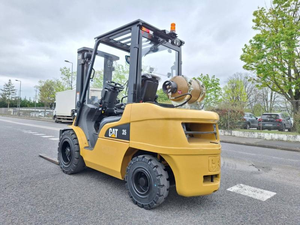 Montacargas Contrapesado Diésel CAT de 3 Toneladas 4X4 con Operación Sentado para Uso en Pavimento Exterior - Product Image 3
