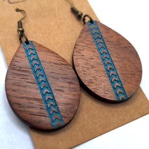 Pendientes bohemios de madera hechos a mano para niñas - Product Image 4