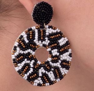 Boucles d'oreilles pour femmes, brodées à la main avec des perles de rocaille, boucles d'oreilles multi-perles, bijoux de fête pour femmes au meilleur prix, boucles d'oreilles à perles - Product Image 1