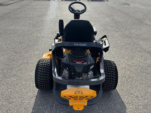 Tracteur de pelouse industriel Cub Cadet Z3 127 S à moteur monocylindre 4 temps avec bac à herbe de 100 L - Product Image 5