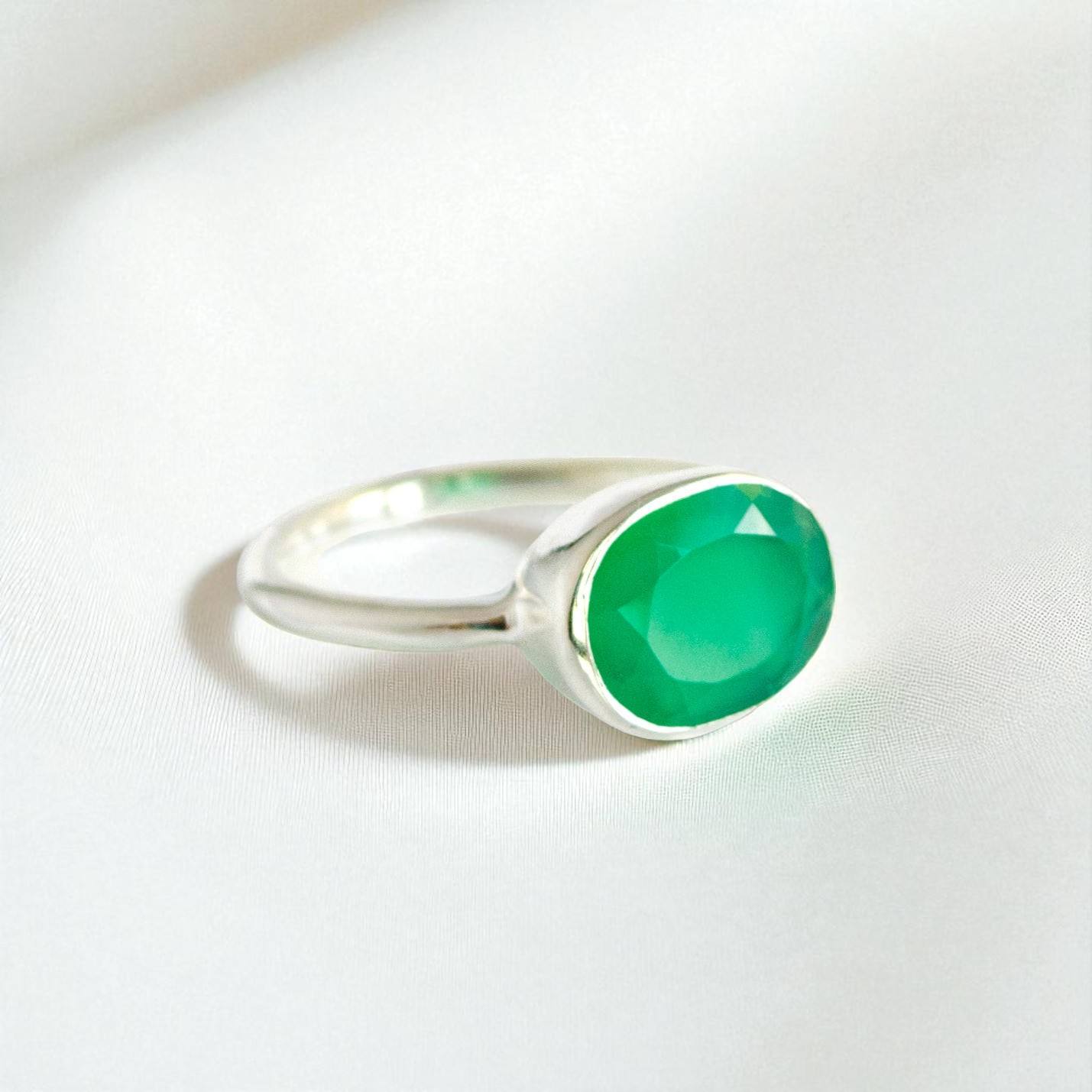 สีเงินโอนิกซ์สีเขียว