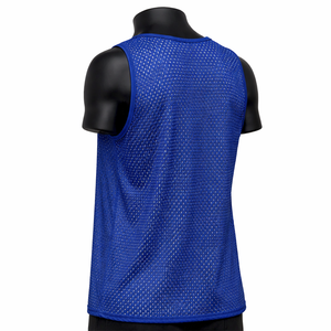 Maillots d'entraînement de football personnalisés en mesh, sans manches, respirants, séchage rapide, avec impression de logo, OEM ODM, vente en gros - Product Image 6