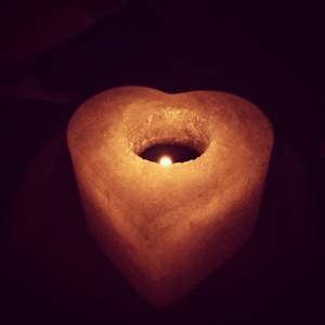 Bougeoir sculpté de qualité supérieure de haute qualité Lampe au sel naturel avec technique de sculpture de qualité supérieure Artisanat naturel exceptionnel - Product Image 2