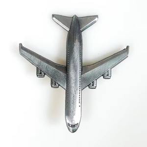 Les sculptures d'avions en métal les plus demandées donnent à ces objets un style authentique et industriel qui convient aux amateurs d'art moderne. - Product Image 1