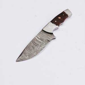 Design personnalisé en acier damas fait à la main couteau de chasse à lame fixe pour l'extérieur manche en bois avec étui en cuir gratuit - Product Image 3