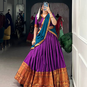 Demoiselles d'honneur de Style traditionnel Lehenga Choli beau tissu de soie pur Chanderi avec Zari tissage frontière travail vêtements de mariage - Product Image 1