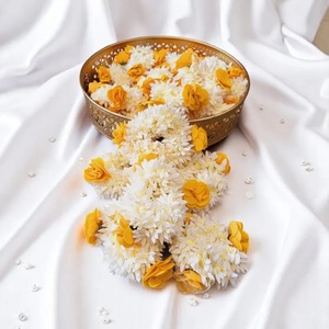 Jasmine Gajra avec fleur jaune pour porte-chignon Gajra Haldi/Mehndi accessoire de cheveux Bracelet de poignet cadeau de demoiselle d'honneur pakistanaise - Product Image 4