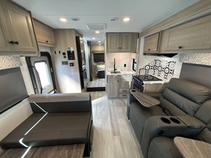 NEATLY WT  Usagé 2026 F-o-r-e-s-t R-i-v-e-r F-o-r-e-s-t-e-r 2-8-6-1-D-S-F Prêt à voyager - Product Image 3