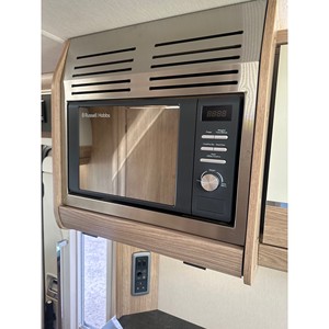 Auto-Trail Tracker EKS Autocaravana de Alta Tecnología con Conducción Autónoma - Product Image 2