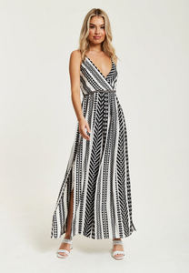2024 Ropa de tendencia para mujer Vestido largo estampado Aztec Jacquard Maxi vestido en blanco y negro Vestido cómodo de manga corta - Product Image 2