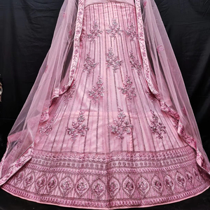 Lehenga ตาข่ายดีไซเนอร์พร้อมลายปักแวววาวสำหรับหอพักความยาว3ม. ดูเรตตา2.5ม. และโชลี1.2ม. สำหรับงานเลี้ยงสั่งซื้อจำนวนมากและส่งออก - Product Image 2