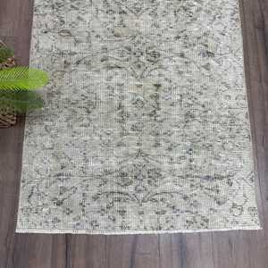 Tapis vintage 2,9 x 6,4 pieds, tapis d'inspiration turque, tapis persan gris-bleu - Product Image 2