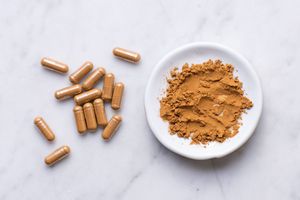 Suplemento directo de proveedor de fábrica Tongkat Ali compatible con energía de refuerzo de resistencia contiene 500mg potente - Product Image 4