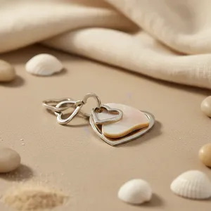 Amuleto de plata 925 en forma de corazón con incrustaciones de nácar, regalo de joyería romántico unisex - Product Image 3