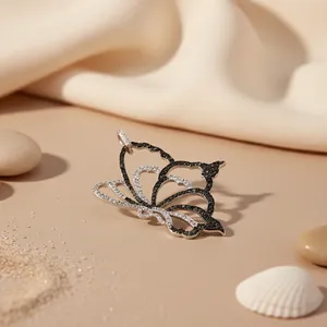 Colgante de Mariposa de Plata de Ley 925 con Cristal Blanco y Negro, Hipoalergénico y Resistente al Deslustre, Diseño Elegante y Delicado - Product Image 2