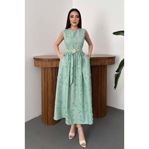 Vestido con Detalles Bordados en 3D Color Menta - Menta - Product Image 1