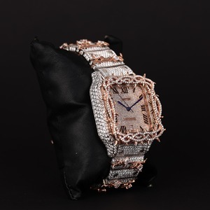 Reloj de Lujo con Incrustaciones de Diamantes para Hombre, Esfera Cuadrada con Bisel de Espinas y Brazalete de Dos Tonos, Elegante para Uso Diario - Product Image 6