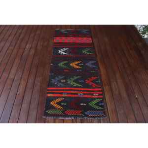 Alfombra de 2x5,3 pies, alfombra turca vintage, alfombra de lana negra con plantas y árboles rojos - Product Image 1