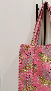 กระเป๋าโท้ทผ้าฝ้ายอินเดียสำหรับผู้หญิงกระเป๋าสะพายไหล่ทำมือพิมพ์ลายเสือกระเป๋าโท้ทพิมพ์ลายเสือ - Product Image 2