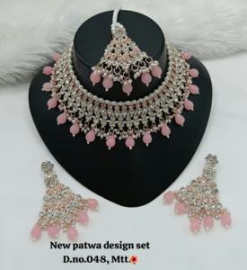 Conjunto de Collar y Pendientes de Oro Rosa con Circonitas Cúbicas Étnicas para Mujer, Ideal para Bodas y Fiestas - Product Image 1