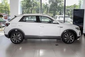 รถมือสองสำหรับ Volkswagen T-ROC 5ประตู5ที่นั่งขนาดกลาง - Product Image 4