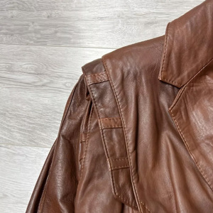Chaqueta de Cuero Genuino para Mujer, Fabricante al por Mayor, Chaqueta de Cuero Vacuno 100% de Alta Calidad para Mujer - Product Image 3