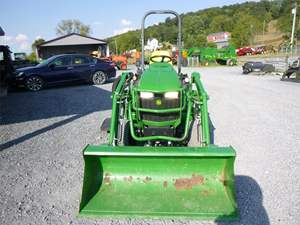 2015 Tractor Johnn Deeere 1025R - Product Image 4