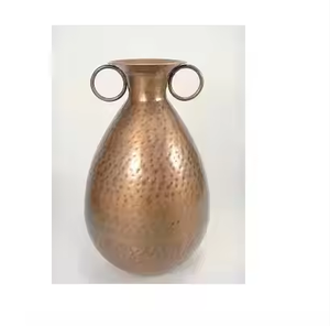 Vase à fleurs de comptoir martelé en métal avec finition antique en laiton Fabricant et fournisseurs de look unique par décor Impex - Product Image 1