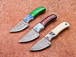 มีดล่าสัตว์ดามัสกัสสกินเนอร์ปลอมด้วยมือจำนวน3ชิ้นพร้อมปลอกของขวัญสำหรับเพื่อน - Product Image 2