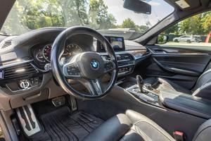BMW M550i xDrive 2018 usado premium, V8 biturbo, tracción en las cuatro ruedas - Product Image 4